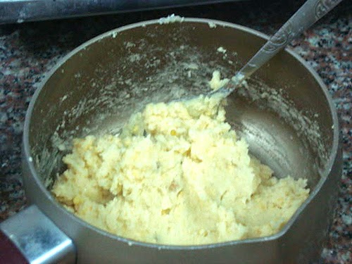 Cách làm bánh rán lúc lắc - Bánh rán nhân ngọt2