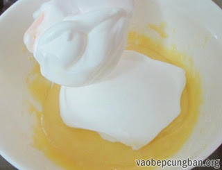 Cách làm bánh cupcake nhân kem chanh leo 9