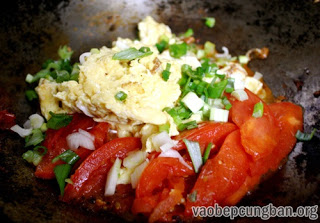 Cách làm trứng chưng cà chua giản dị ngon cơm6
